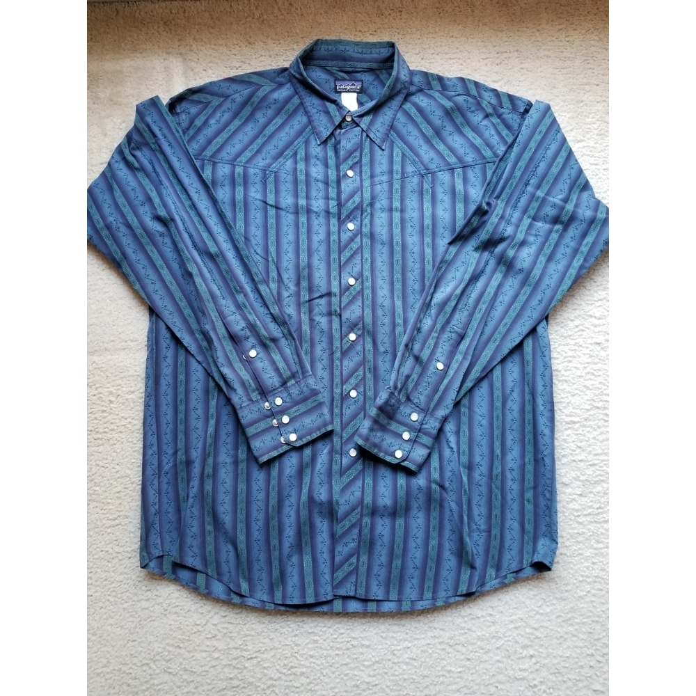 PATAGONIA LONG SLEEVE GRAPHIC SHIRT